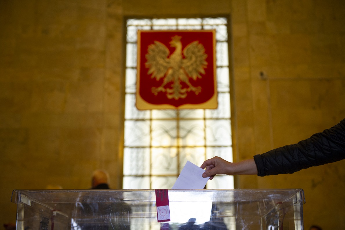 Polish Elections From The Wheat Crisis To The Rise Of The Far Right   POLAND POLLS ARCHIVE 